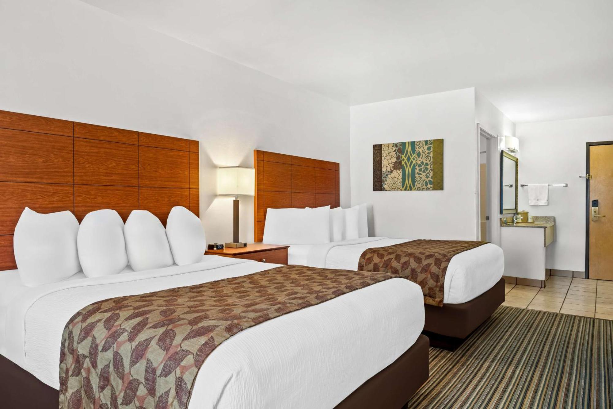 Best Western Liberty Inn Delano Εξωτερικό φωτογραφία