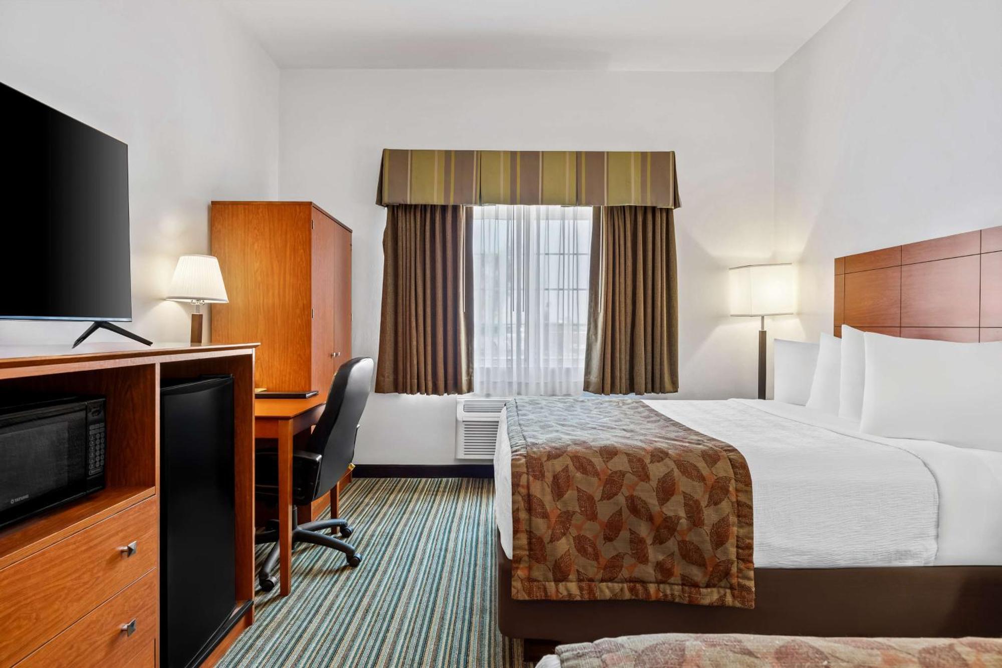 Best Western Liberty Inn Delano Εξωτερικό φωτογραφία