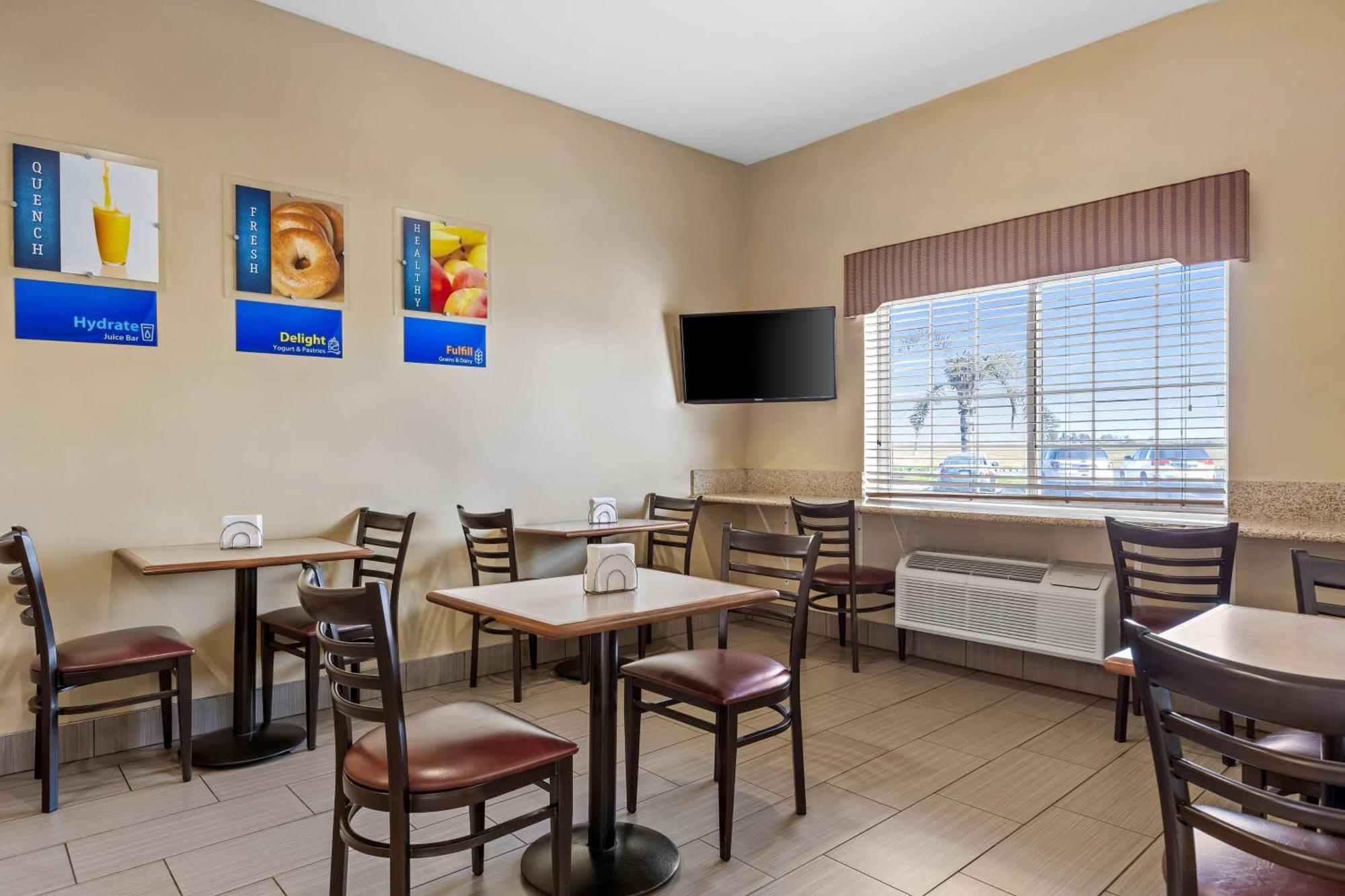 Best Western Liberty Inn Delano Εξωτερικό φωτογραφία
