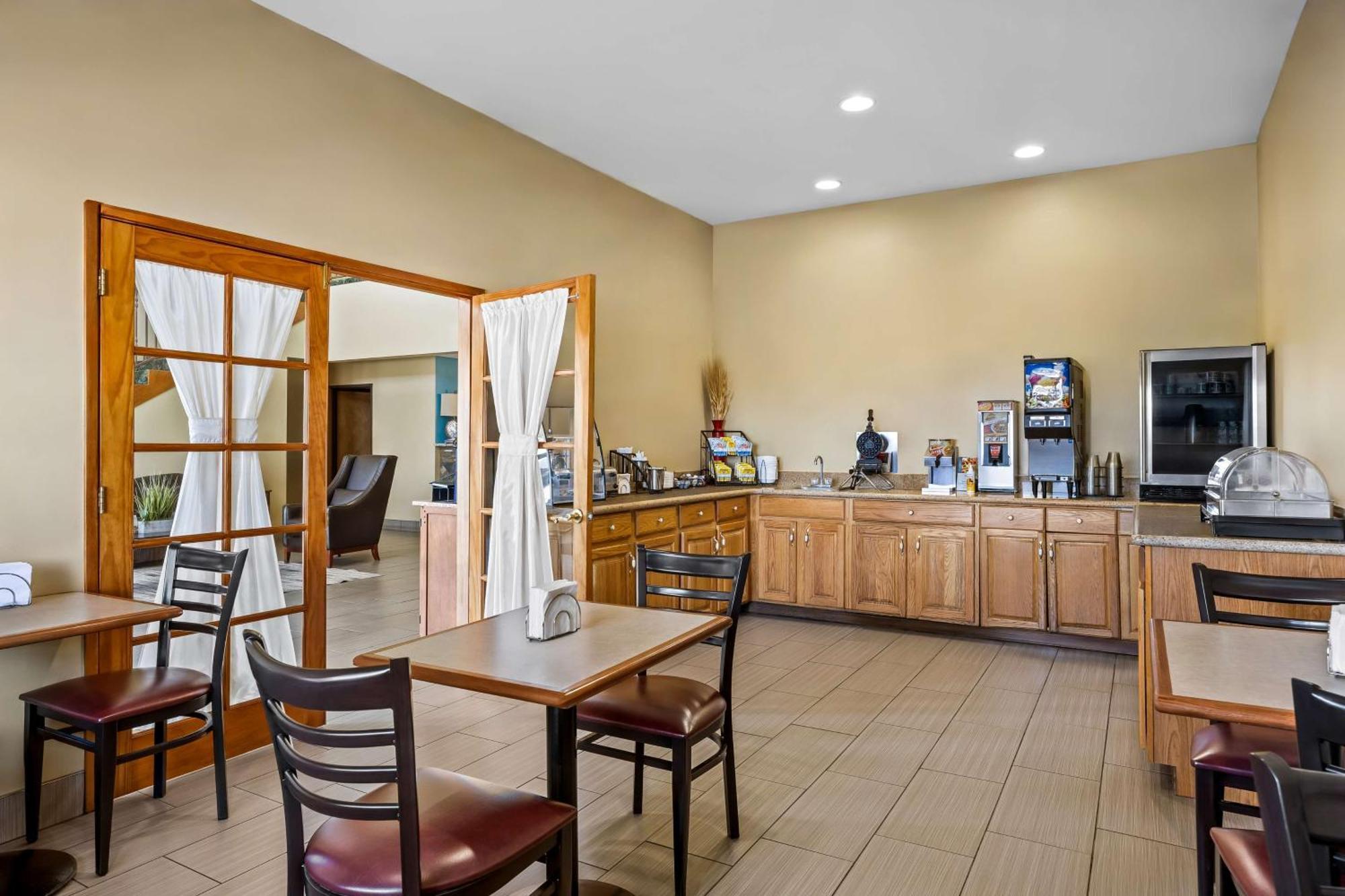 Best Western Liberty Inn Delano Εξωτερικό φωτογραφία